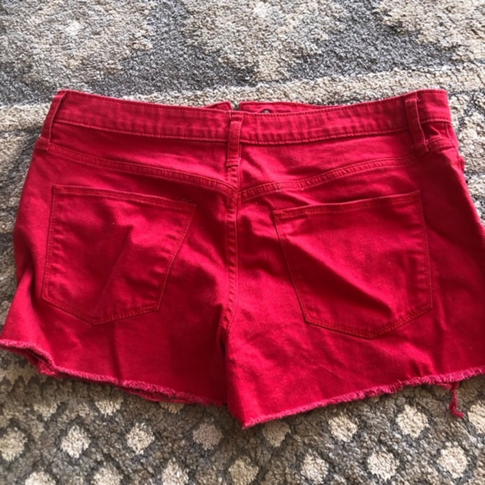 Universal threads red jean shorts 10/30r